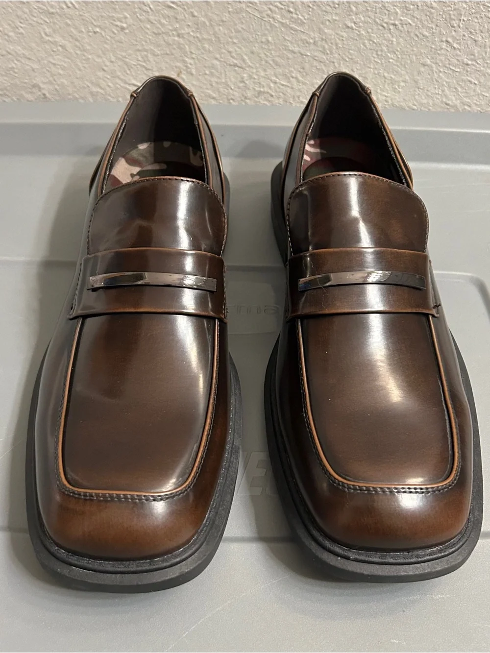 Kenneth Cole Reaction Men's Brown Leather Penny Loafers with Metal Bit